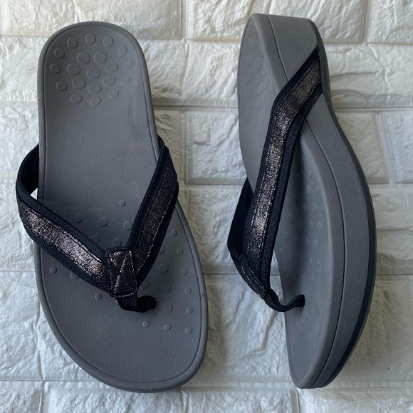 Vionic High Tide Platform Metallic Gray Black Thong Sandals 10 wide - Picture 1 of 8